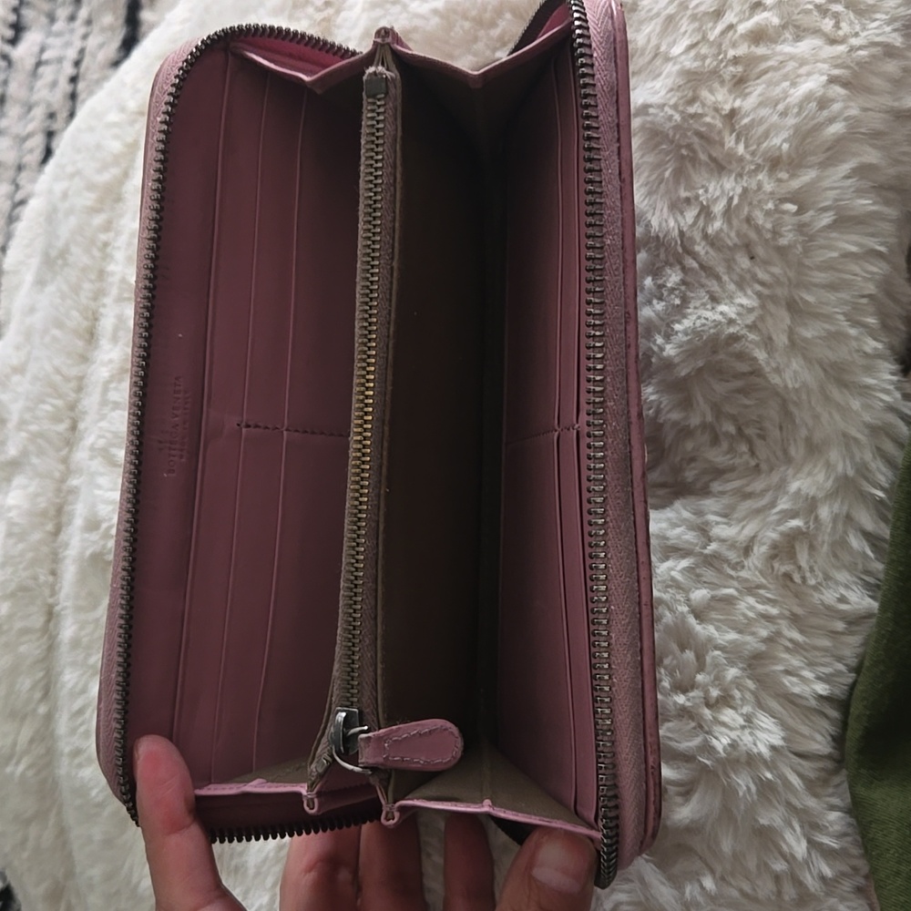 Bottega Venta Preloved wallet great condition inside & out, mauve. - Picture 3 of 14